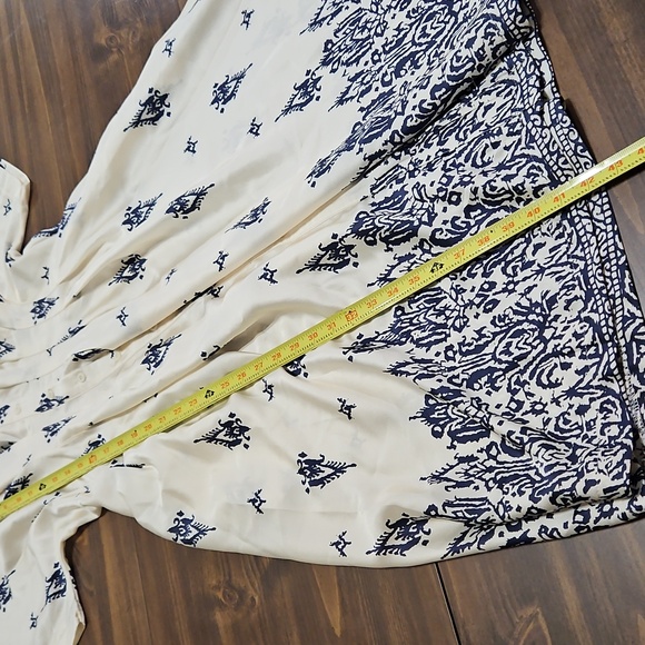 Glam Cream and Navy Casual Dress - Picture 3 of 12